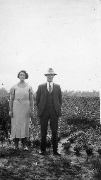Vera and Emil Schultz at their Balcatta market garden in 1936