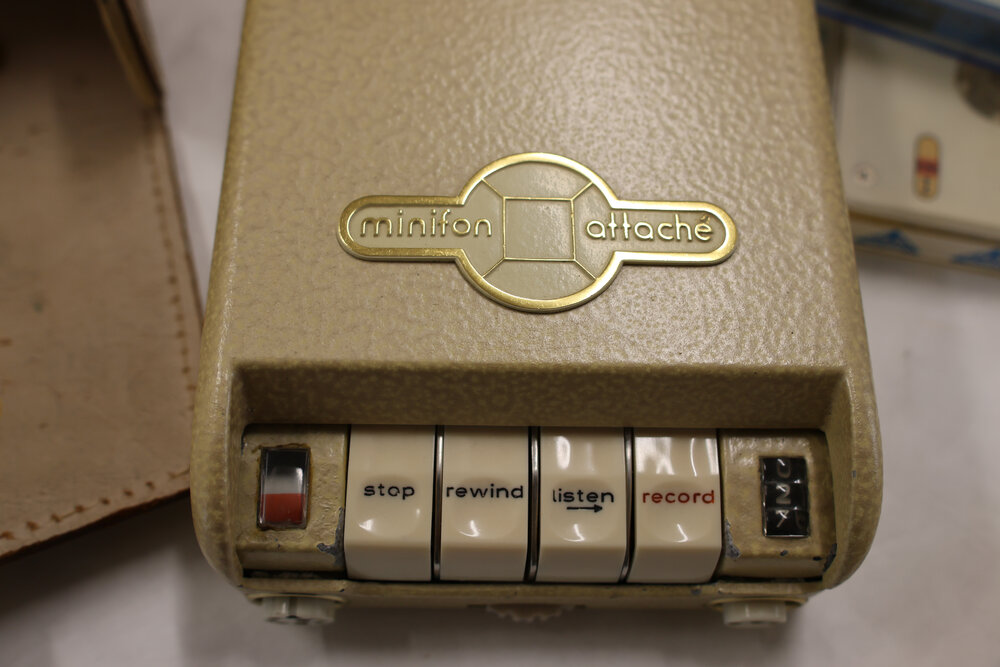Minifon attache