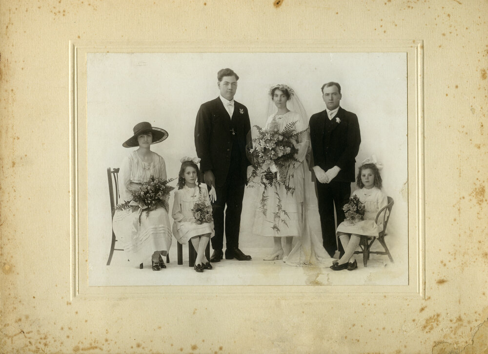 Okley family wedding group 
