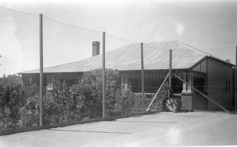 Schultz family home located at Lot 5 North Beach Road in Balcatta c1948