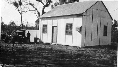 Schultz family house with white-washed hessian walls