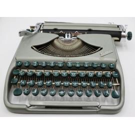 Kolibri typewriter in case