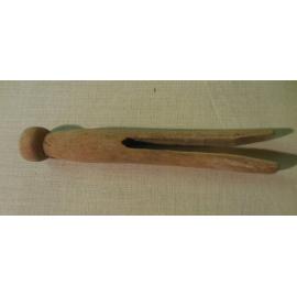 Wooden clothes peg