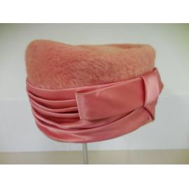 Ladies pink faux fur hat with satin bow