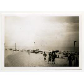 Crowded Scarborough beach