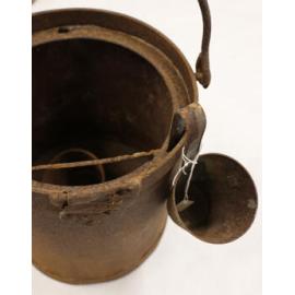 Milk bucket with handle