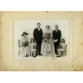 Okley family wedding group 