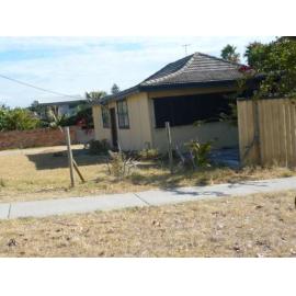 Side view of 39 Flora Terrace in Watermans Bay