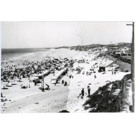 Scarborough beach facing North with beach tents