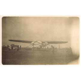 Propellor plane at Maylands Aerodrome