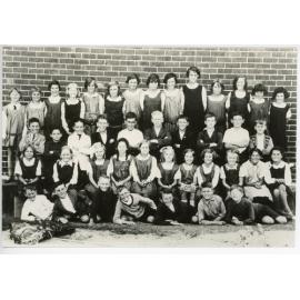Osborne Park Primary school students c1940