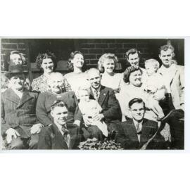 Newland family at Craigie