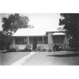 Cottage near Herdsman Lake owned by Maud and Don Thomas