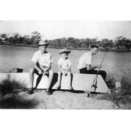 Ligman family fishing at Lake Gwelup