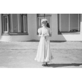 Jane Law in front of the Scarborough Hotel in Scarborough 1953