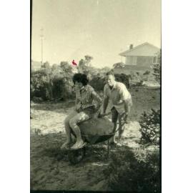 Glenys and Bernard Pennycuick building their home at 61 Ventnor Street in Scarborough c1963