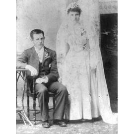 Frederick Thomas and Isobel Thomas wedding portrait 
