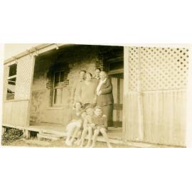 Family holiday rental house at North Beach in 1929
