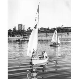 Children's sailing holiday program