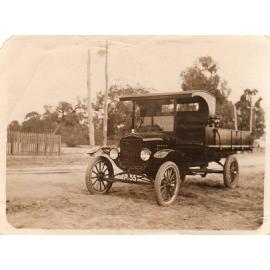 Arbuckle family's Ford T truck