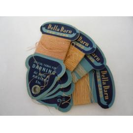 Fan card of darning yarns